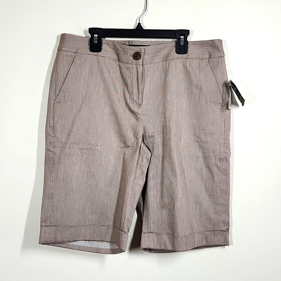 Neutral bermuda shorts cuffed hem low midrise Apostrophe Naomi shorts women's 10 - Picture 1 of 9